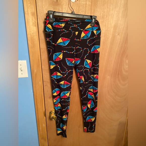 Women’s Lularoe patterned leggings bundle ❤️ - Picture 10 of 16